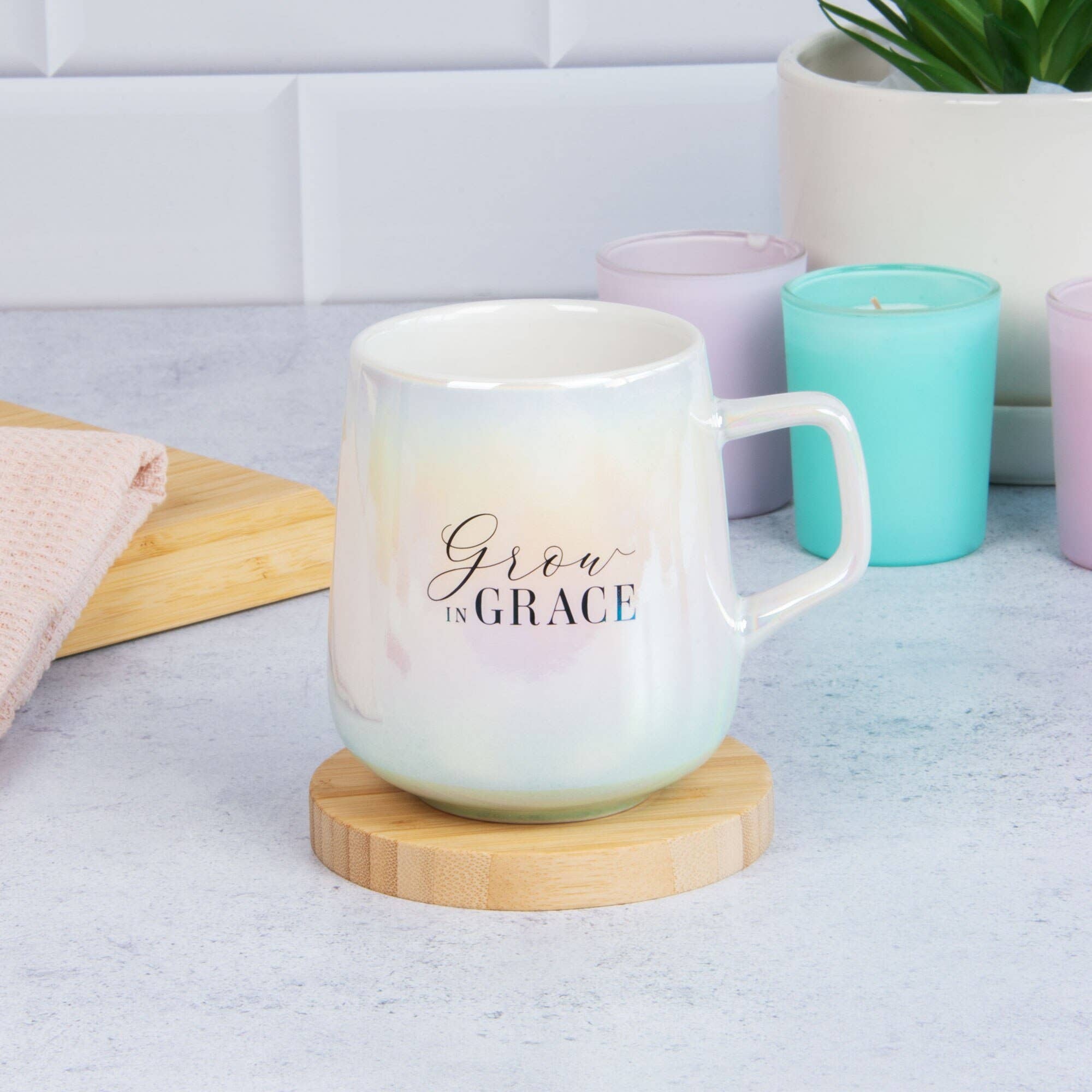 Mug Iridescent/White Grow in Grace