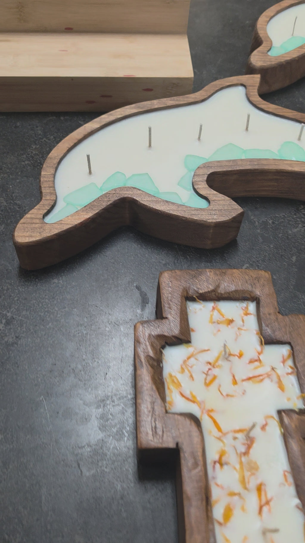 Dolphin 🐬 Coconut 🥥 Mango 🥭 🌸 Blossom with Fire Glass decor, Thick cotton wicked- Wooden Dough Bowl Candle approx 26oz