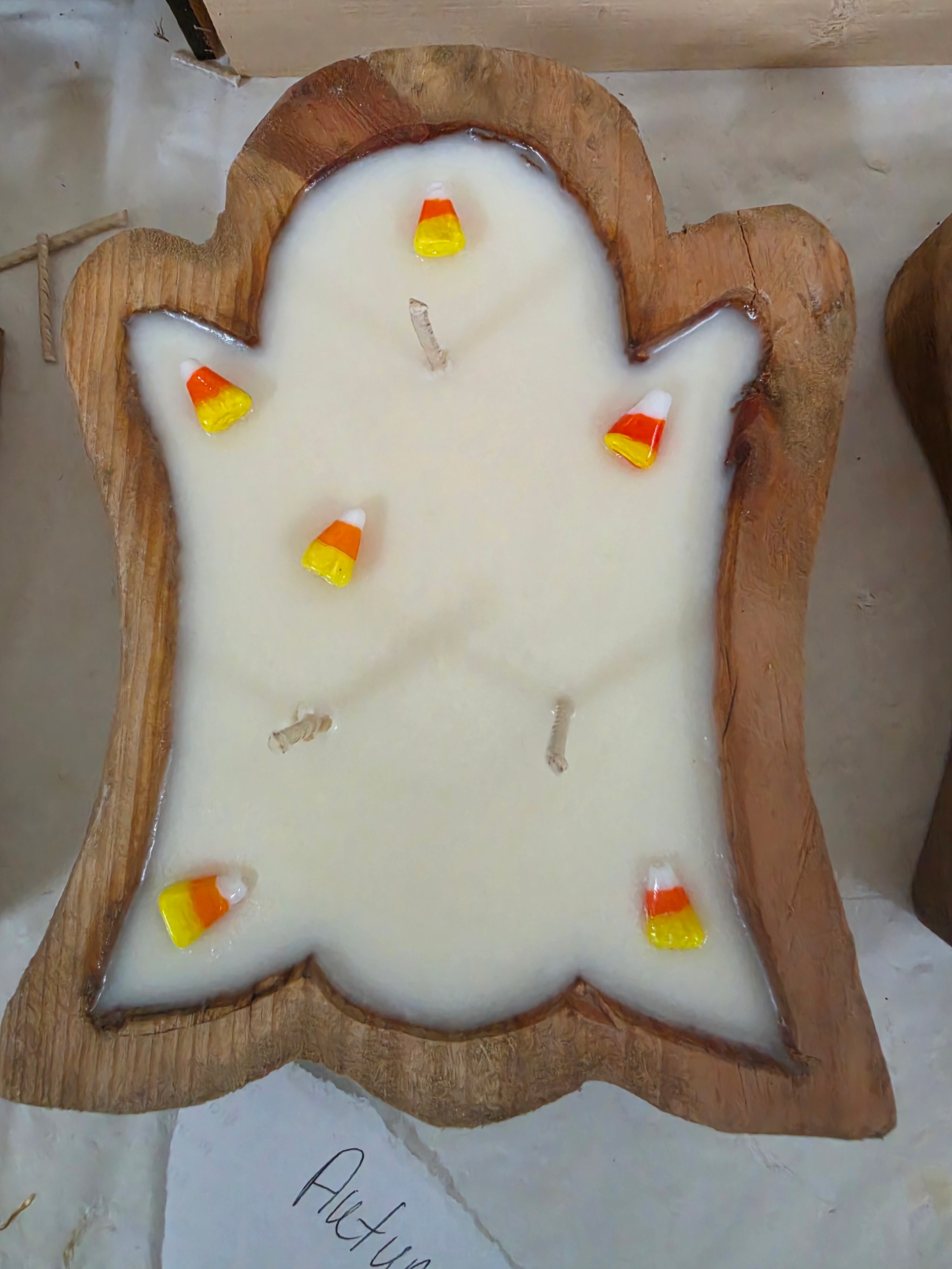 Ghost- Autumn 🍁 Dreams Scented Wooden Dough Bowl Candle with Candy Corn Glass Decor. 6 inches wide 8 inches long 1.5-2 inches deep approx 16oz filled