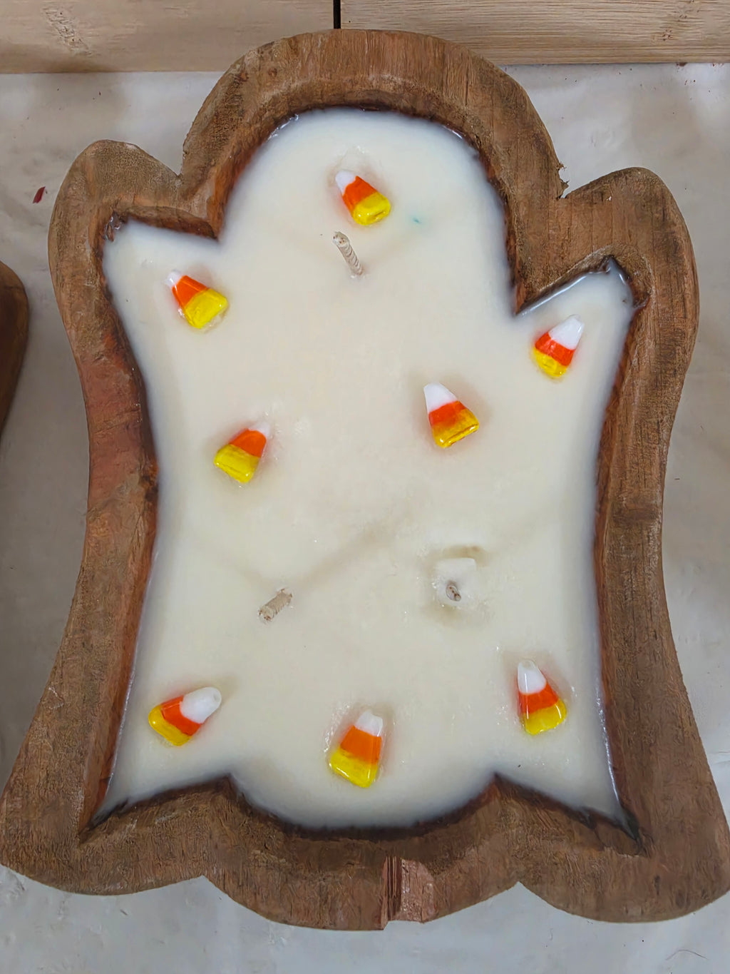 Ghost- Autumn 🍁 Dreams Scented Wooden Dough Bowl Candle with Candy Corn Glass Decor. 6 inches wide 8 inches long 1.5-2 inches deep approx 16oz filled